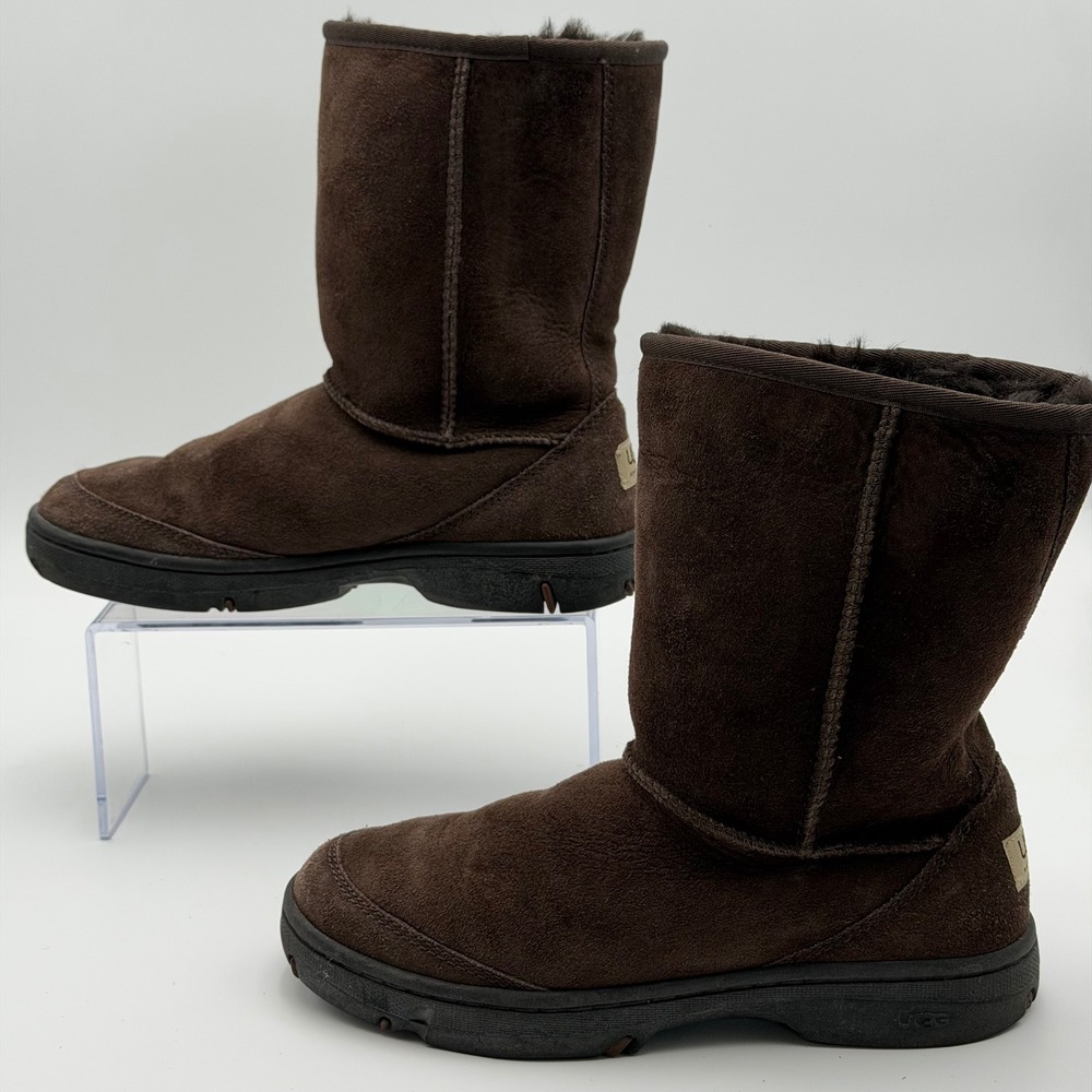 UGG Ultimate Short Womens 8 Brown Suede Sheepskin Lug Sole Winter Boots 5225